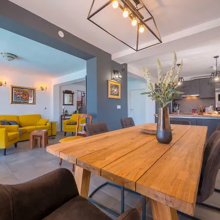Countryhouse P&d Villa