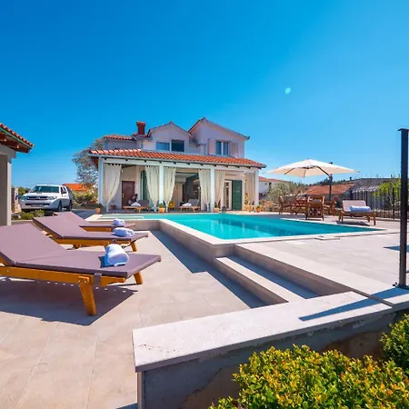 Countryhouse P&d Villa *